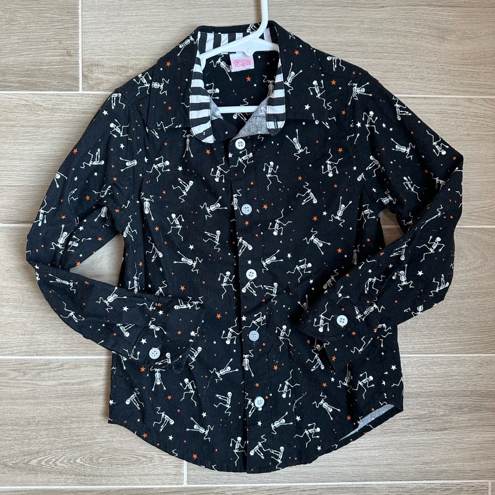 RicRac & Ruffles Black Button Up with Skeletons 💀 for Halloween. Size 6.